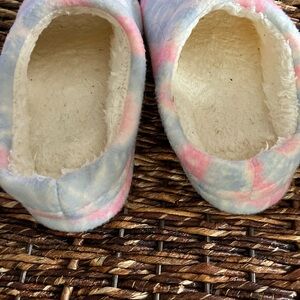Cuddlduds Pink and Blue Slippers